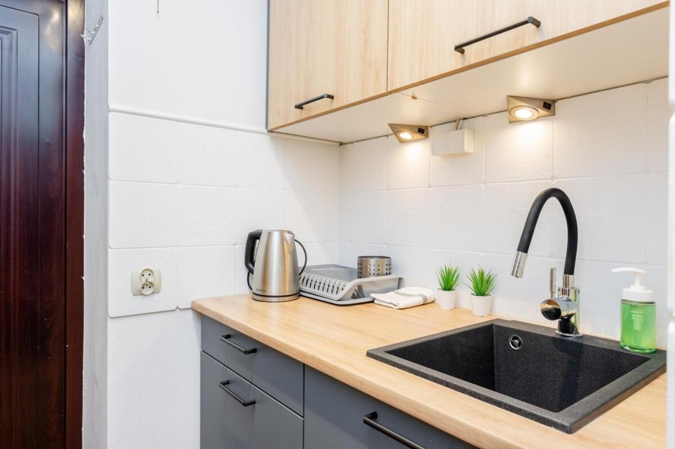 Cinnamon Apartment Metro Swietokrzyska Varsóvia Exterior foto